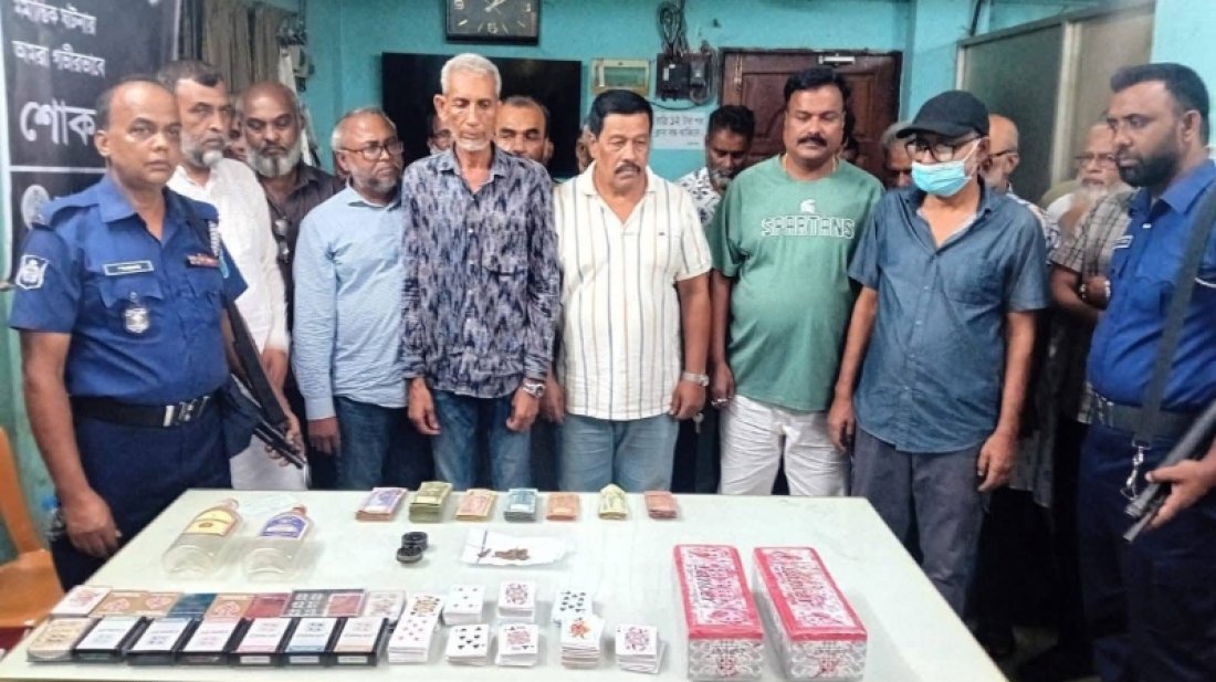 জুয়ার আসর থেকে বিএনপির দুই নেতাসহ আটক ৩৫